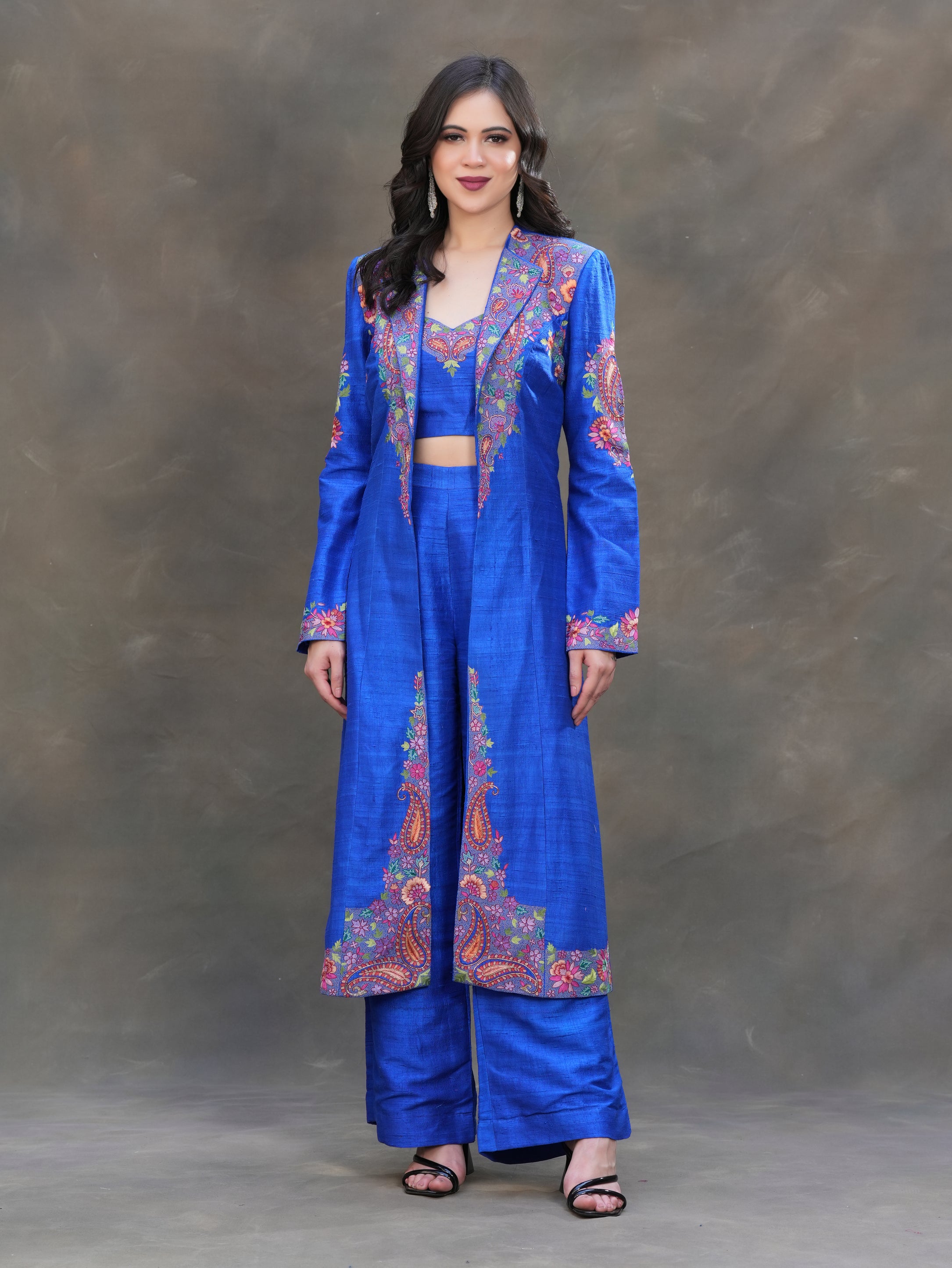 The Sapphire Sozni Set