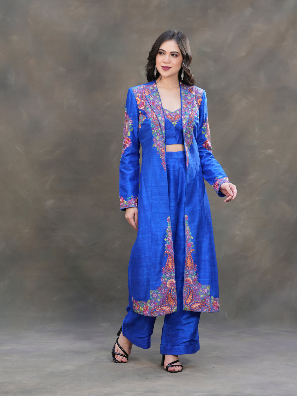 The Sapphire Sozni Set