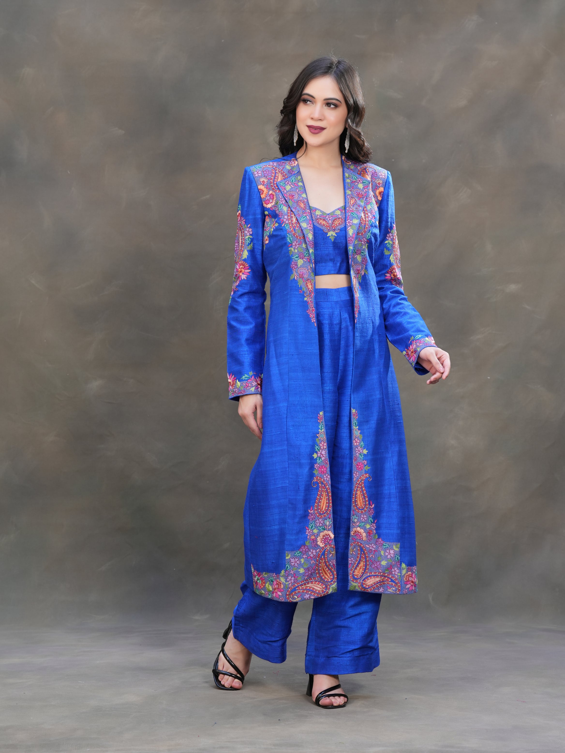 The Sapphire Sozni Set
