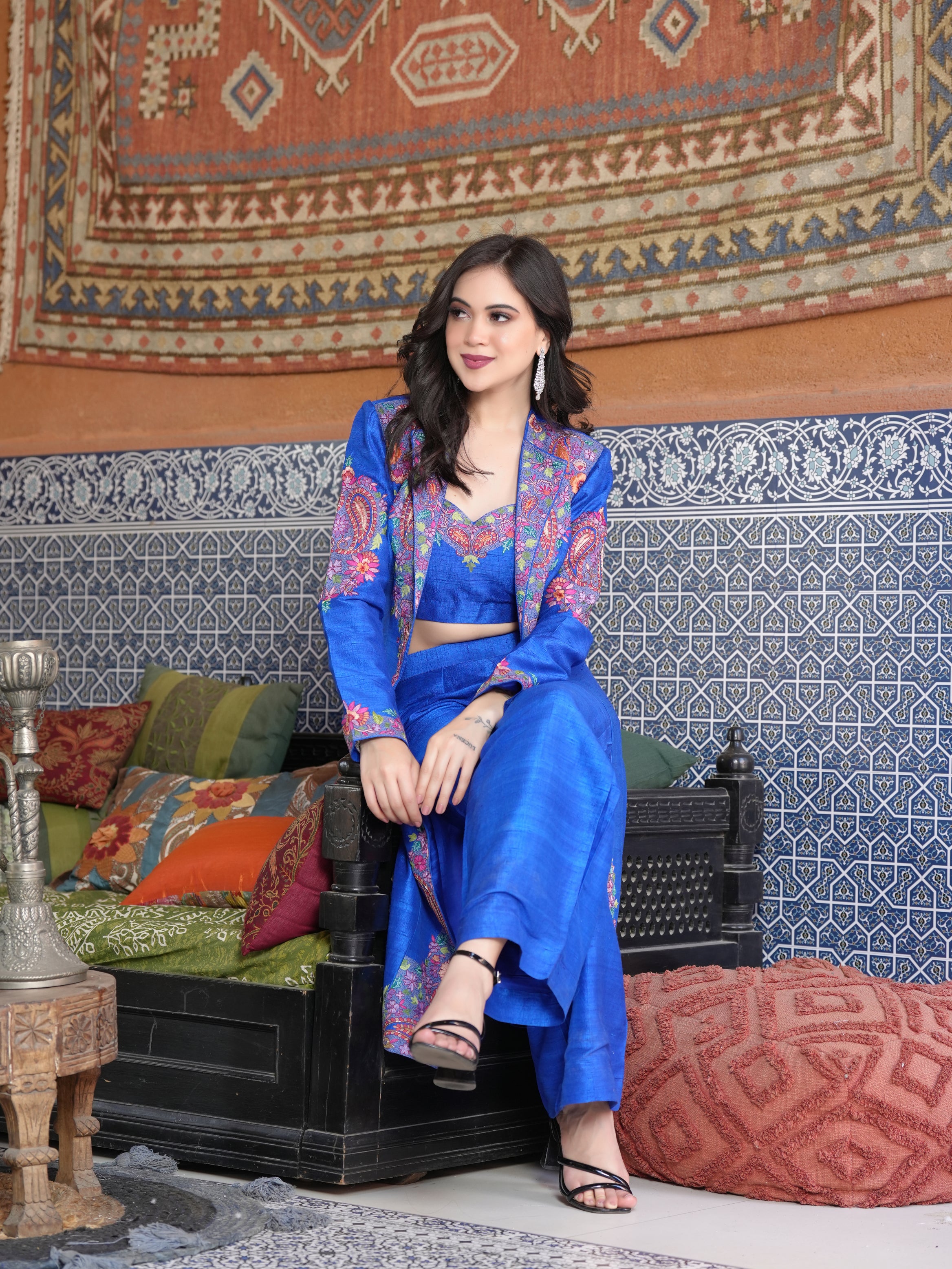 The Sapphire Sozni Set